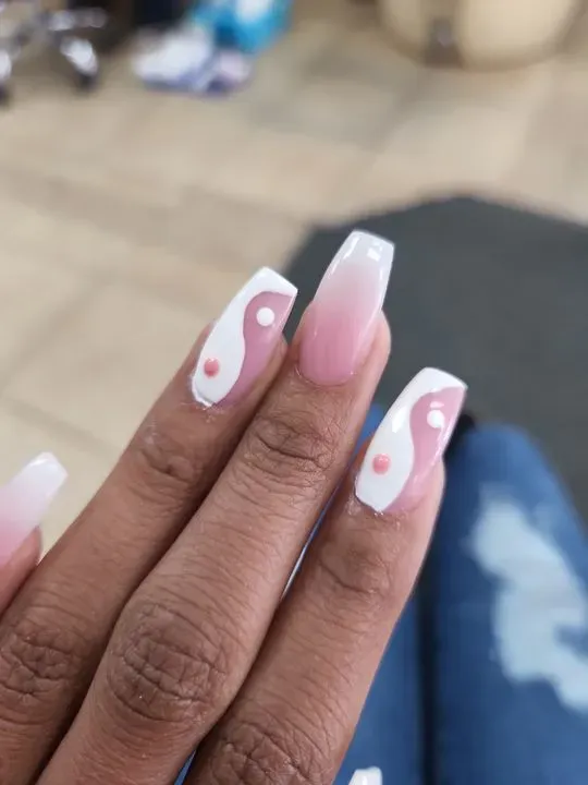 https://cdn.salonspotlight.com/photos/K6fZPQukXgHncmDYvAEz/19665200-b299-4776-8d72-5551c163598b_720x720