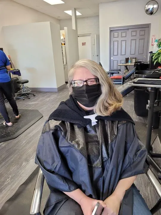 https://cdn.salonspotlight.com/photos/K76uSLlcIwNyaFuKBcyv/c99ef3b2-46cb-4736-8f78-1755de38f6ec_720x720