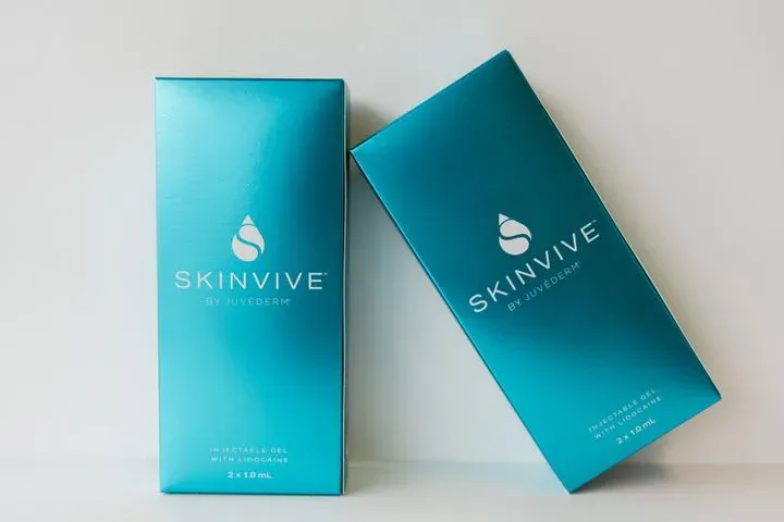 https://cdn.salonspotlight.com/photos/K7jaUisUezFTg0RUPw8t/0a554562-2f9c-4301-852a-6e323528cc87_720x720