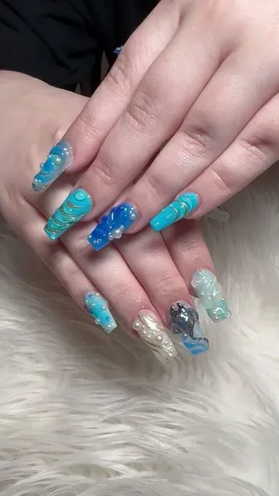 https://cdn.salonspotlight.com/photos/KA8dfaBkkMSOgxpqKmPV/7df848b4-284d-4560-820a-5b216795cb6a_720x720