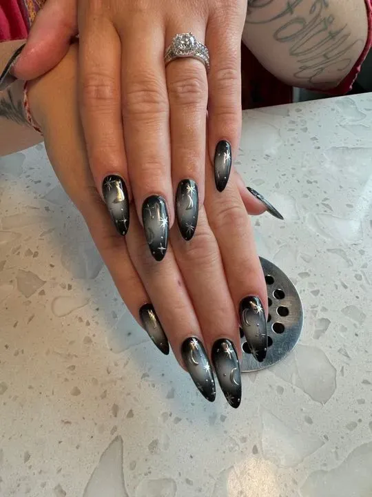 https://cdn.salonspotlight.com/photos/KA8dfaBkkMSOgxpqKmPV/85cd10f8-21e2-4a56-94e0-6937e67cc4c3_720x720