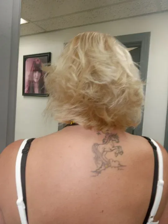 https://cdn.salonspotlight.com/photos/KAHvG4dps0LlsxWFL4uX/f19c243d-f10c-4924-8f95-ee0dd5f7d4e6_720x720