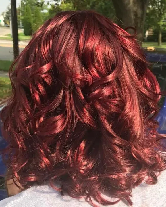 https://cdn.salonspotlight.com/photos/KCl7pO9kFo0OPF6p9OSm/0aed0d9b-99f1-412e-9f28-57f1346568ca_720x720