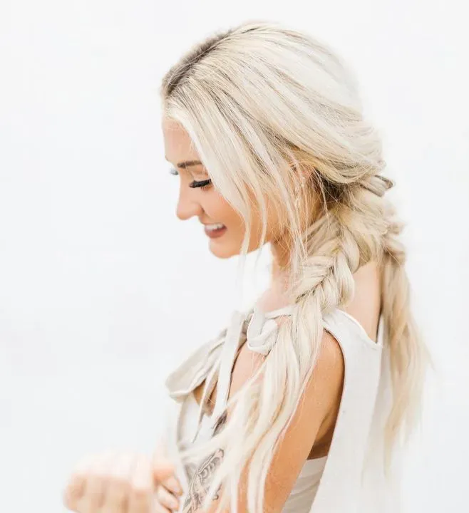 https://cdn.salonspotlight.com/photos/KE1QXgs9MgTHTgaMqIyX/4b6c731f-fe89-4c1f-a416-4ba7b155e4d5_720x720