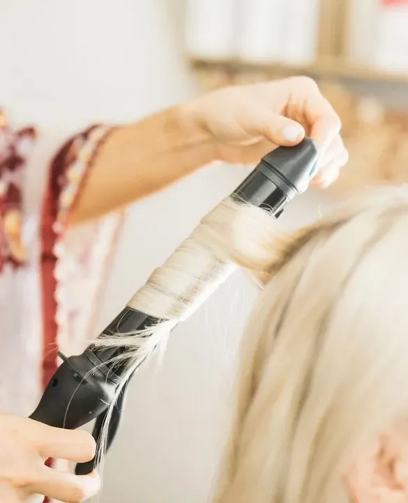 https://cdn.salonspotlight.com/photos/KE1QXgs9MgTHTgaMqIyX/d4d78062-61d6-4ef1-89be-95cf6ce92488_720x720