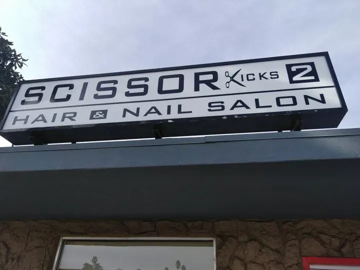 https://cdn.salonspotlight.com/photos/KEjVf9UXWOv9bXhN0IuY/679bf6ba-38ca-4a3b-948e-cd69cb1f07b9_720x720