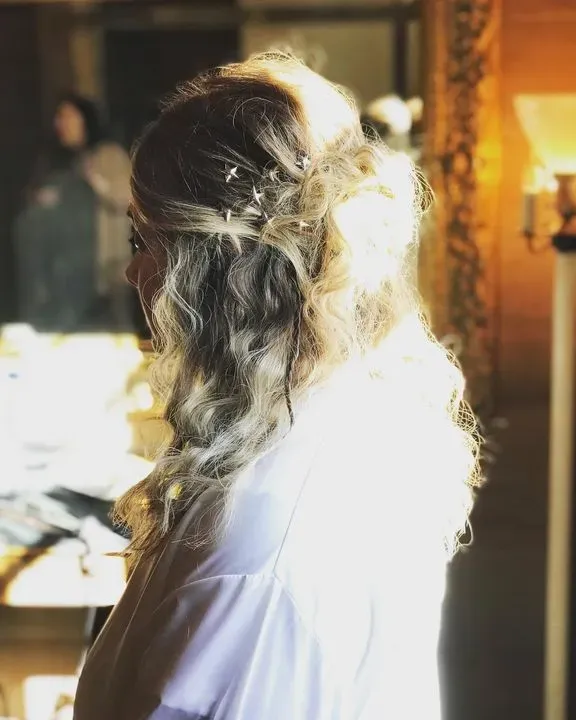 https://cdn.salonspotlight.com/photos/KFOVgrp8xHarS1mEryA3/0d6f83f0-e2f4-4ad0-8234-5ed2a87a00ae_720x720