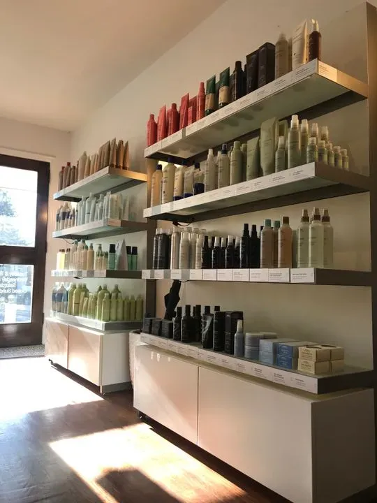 https://cdn.salonspotlight.com/photos/KFOVgrp8xHarS1mEryA3/defc8c46-0c70-4be7-874a-8dcbcfcd1c78_720x720