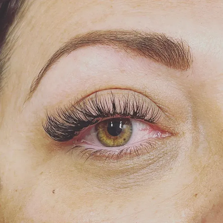 https://cdn.salonspotlight.com/photos/KLxv99SleHwrS9cadCNm/37984b3d-3a20-4b02-9100-5b5cedcc0ac5_720x720