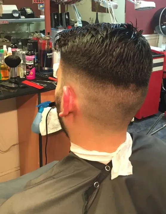 https://cdn.salonspotlight.com/photos/KQEPHvvbDorX3jn2hghU/eb6d3b3e-97ce-4d7b-8415-3b89ffb8ba76_720x720