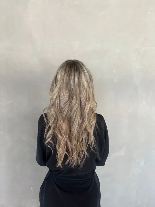https://cdn.salonspotlight.com/photos/KRNuh4rStdv7RRJ7TYk5/b3d54e5e-6dd0-494e-ade0-b61fb1d74b9f_720x720