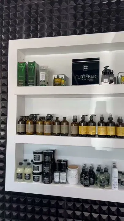 https://cdn.salonspotlight.com/photos/KRNuh4rStdv7RRJ7TYk5/fe490b2a-7050-4e8d-82b8-d8638682e4e3_720x720