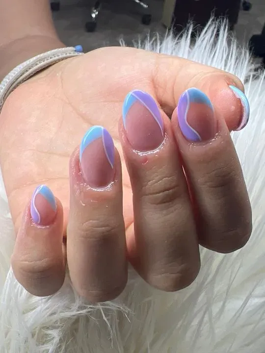 https://cdn.salonspotlight.com/photos/KSTIq9qHFsruUrUBSVrw/6c529bb7-acc5-4689-80cb-1124c4489d23_720x720