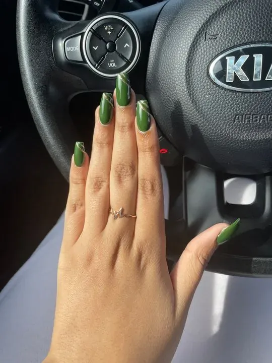 https://cdn.salonspotlight.com/photos/KSTIq9qHFsruUrUBSVrw/90e14686-f99d-486a-a222-ad2a674e2c65_720x720