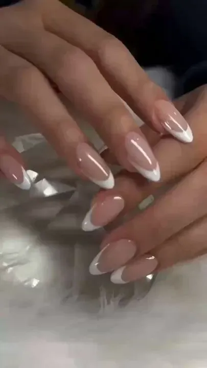 https://cdn.salonspotlight.com/photos/KTPQdK8EWS00BbPZtQWQ/4f3ac653-91cf-4bcf-b760-cba5315e86cd_720x720