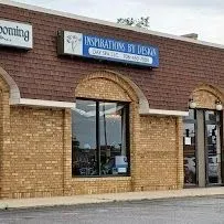 https://cdn.salonspotlight.com/photos/KU8u92By8ZtdTm5epEDn/553f54d5-972c-45d3-ac5e-09ad54c8d65f_720x720