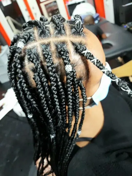 https://cdn.salonspotlight.com/photos/KUPwQSsnIBNRCElsegwI/3b31d703-64c9-4220-aeba-26c187786538_720x720