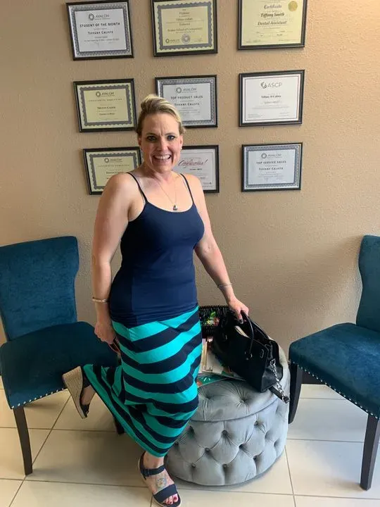 https://cdn.salonspotlight.com/photos/KVVBBo1B60ZVXqYoaA1G/14ff0ef9-dade-47ca-9bbd-1acd4ffdb2cd_720x720