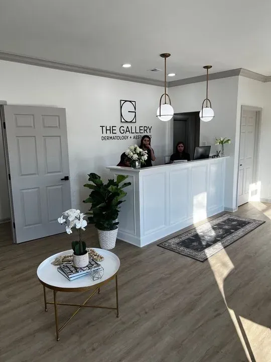 https://cdn.salonspotlight.com/photos/KW2lpDIDoIIu4eR9c04g/ad1a6c5f-b511-4379-ba99-c26e27317834_720x720