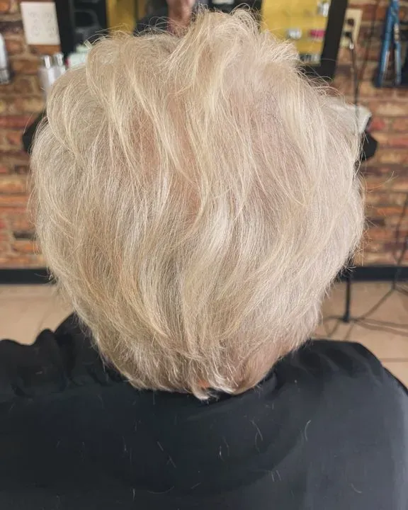 https://cdn.salonspotlight.com/photos/KWw86ePcsdCWtABAXjAU/0bc66e0a-2cfe-49d9-9f4c-076369a9e4ee_720x720