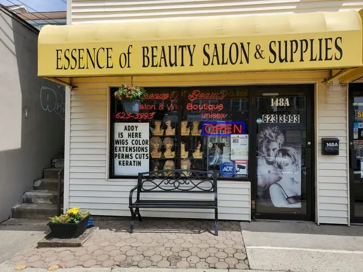 https://cdn.salonspotlight.com/photos/KX8d39SBxBiupxSZ1iiX/55ac46b3-48e5-4f8c-9657-a7c5b56a1a29_720x720