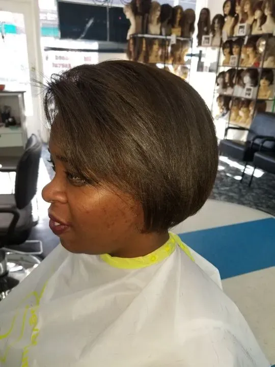https://cdn.salonspotlight.com/photos/KX8d39SBxBiupxSZ1iiX/a6827599-646f-4585-9b90-d9a966f641a3_720x720