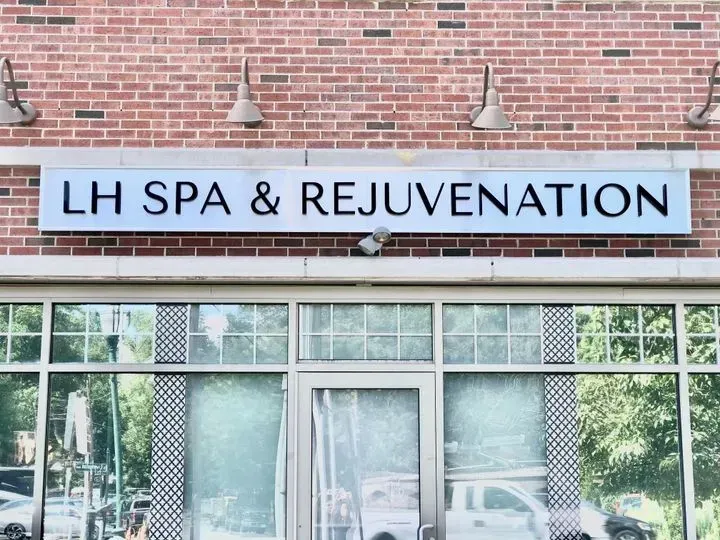 https://cdn.salonspotlight.com/photos/KXyxZ89ncBNMtvuxJySk/b215962b-4f6a-4187-8669-3ddd05b0ef9e_720x720