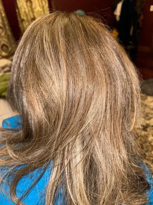 https://cdn.salonspotlight.com/photos/KfrCCSmKp2ql9CvwU2lL/18207f05-cc82-49ff-8e49-db03e1959406_720x720