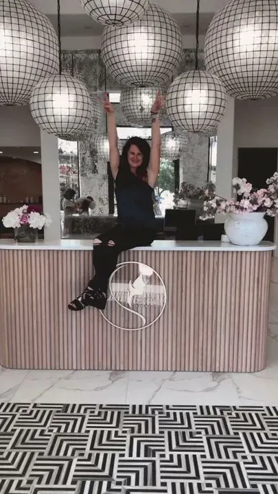 https://cdn.salonspotlight.com/photos/KgQx0IsXPiXaMY2ZSEjO/a34d7e3a-0190-4109-bf17-d0f04dcb5c50_720x720