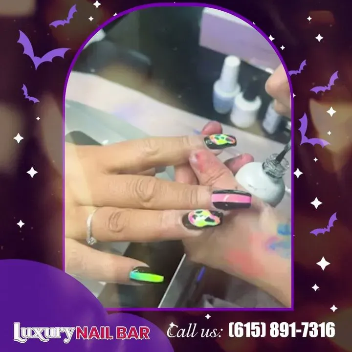 https://cdn.salonspotlight.com/photos/KhZ4QUnIogY24XEOZByz/9d751ae8-6e41-4a98-863a-0becaa92da05_720x720