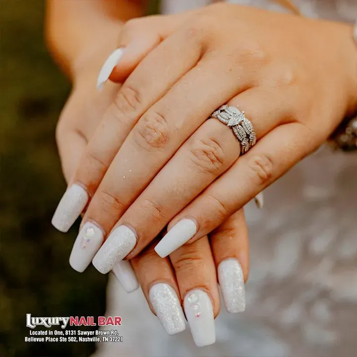 https://cdn.salonspotlight.com/photos/KhZ4QUnIogY24XEOZByz/bcf62c94-4160-4ce4-b9c2-75837344ec52_720x720