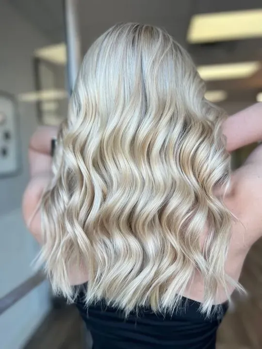 https://cdn.salonspotlight.com/photos/KiDJmZqDGZl0cLdPLF0K/a02ed7f5-d042-45bb-8b87-f91a33796ce0_720x720