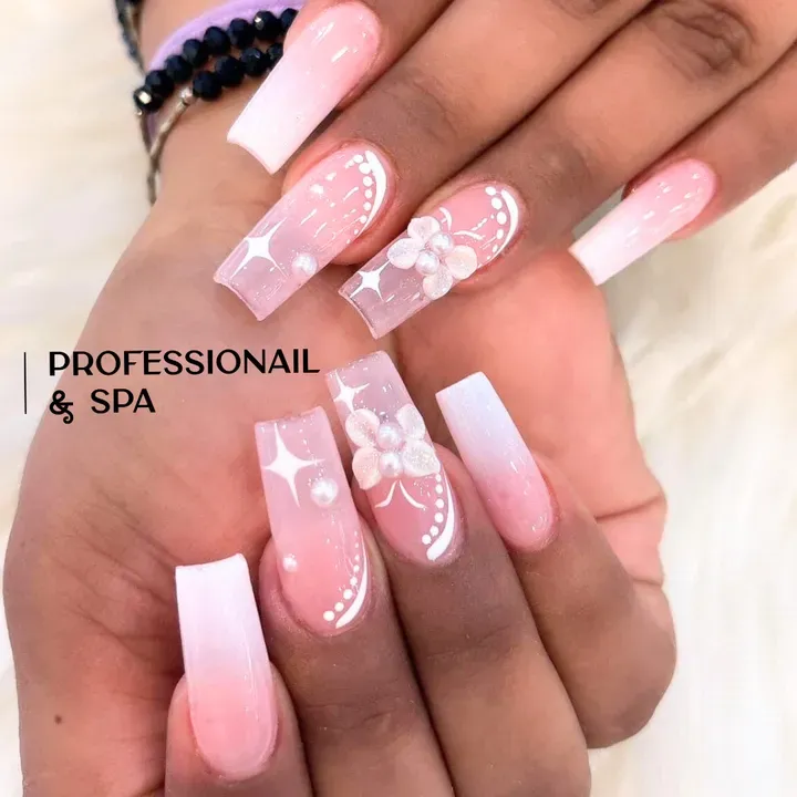 https://cdn.salonspotlight.com/photos/KjaX3QAnvpsaBe74RIMm/653ec33c-bb40-4931-9f6f-b53ded9fcc94_720x720