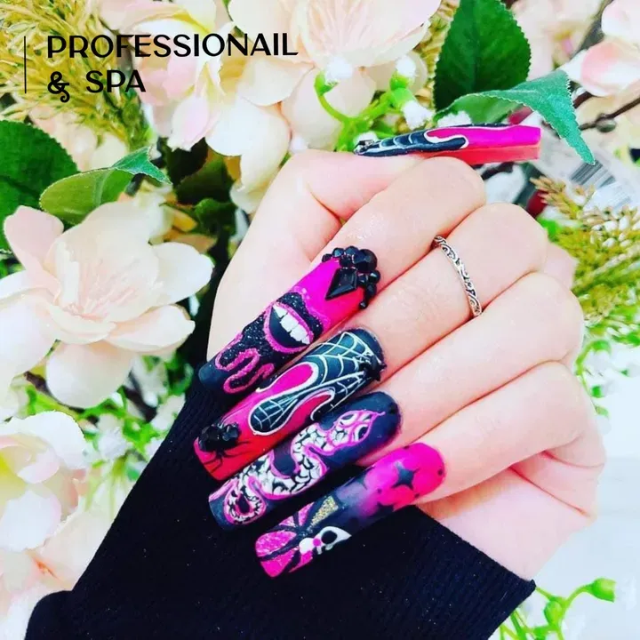 https://cdn.salonspotlight.com/photos/KjaX3QAnvpsaBe74RIMm/90ec618c-5354-4120-be85-ba4b49dbc296_720x720