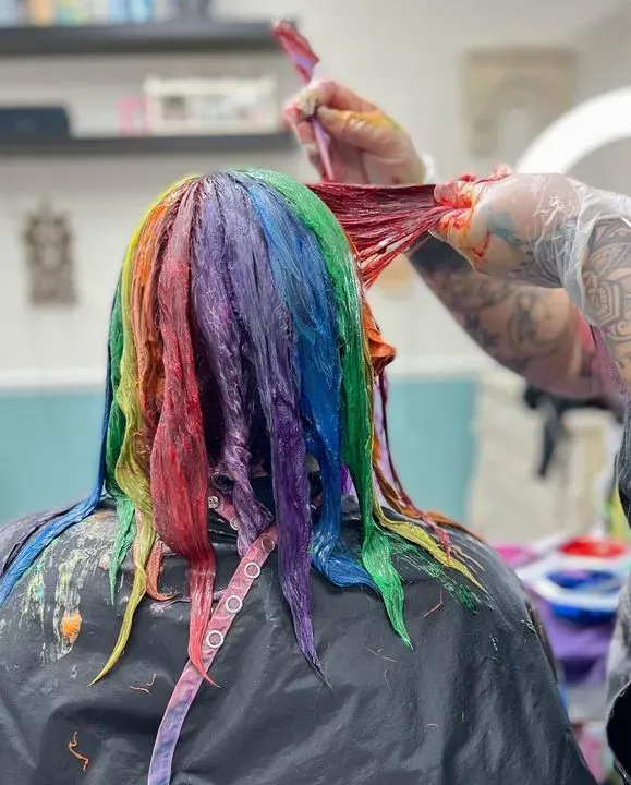 https://cdn.salonspotlight.com/photos/Kjvy0XhNfjJCusOc66aA/f3c10d0e-4990-4a79-8715-5aa18d7a1562_720x720