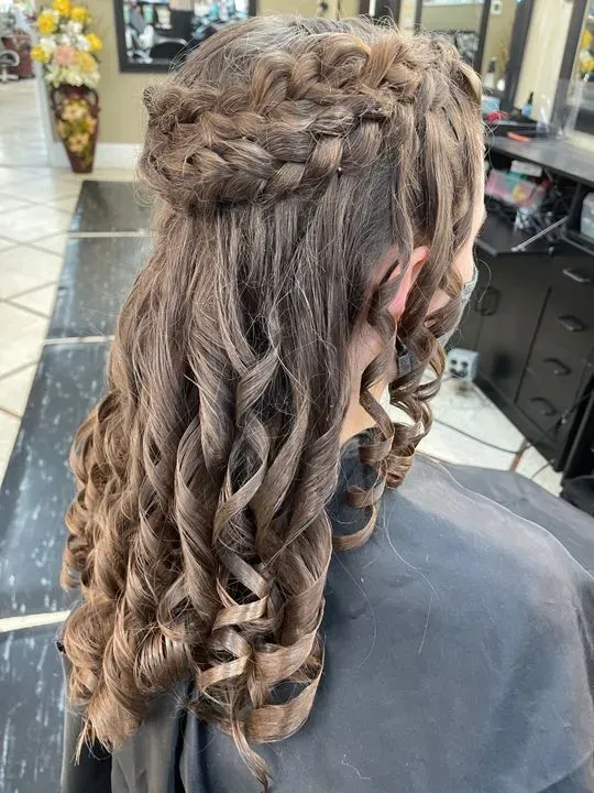 https://cdn.salonspotlight.com/photos/KlVNodOnsfMnAopdvFja/6cb3673e-ae19-4d96-a462-101cb4fe4bdf_720x720