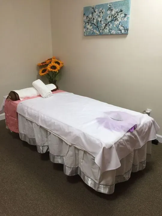 https://cdn.salonspotlight.com/photos/KpQU7wEHVdEmUpRXx4oN/60cb9abc-9580-4636-bb0a-ba88a15223f1_720x720