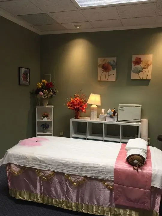 https://cdn.salonspotlight.com/photos/KpQU7wEHVdEmUpRXx4oN/b755d634-0f7e-4fd4-926d-6ca2cecfef64_720x720