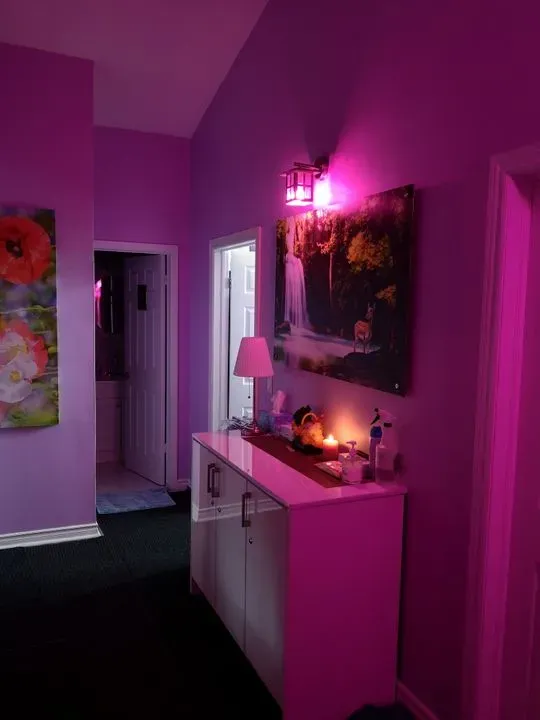 https://cdn.salonspotlight.com/photos/KusI5nRcbFUuJ9reclML/1becdcc9-a97d-45eb-a37c-f06c6642d8be_720x720