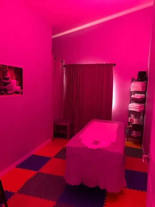 https://cdn.salonspotlight.com/photos/KusI5nRcbFUuJ9reclML/2e51e42e-f70e-4c7c-970c-9582b361e526_720x720