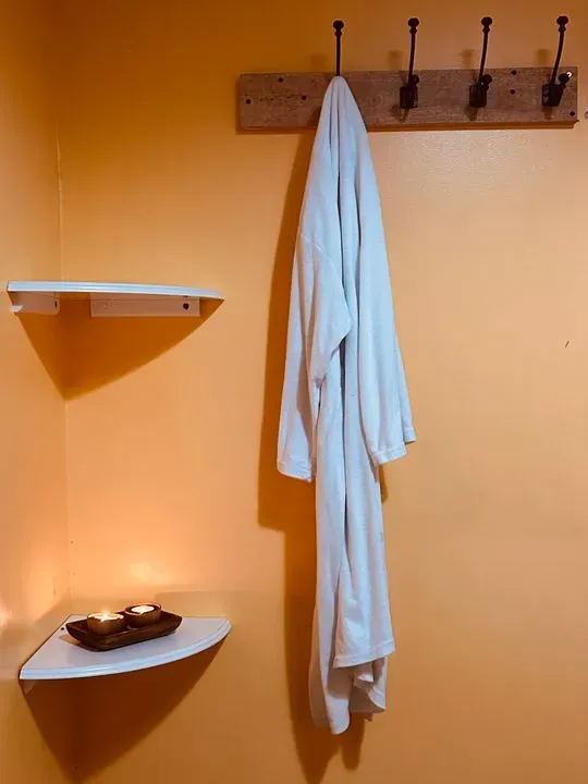 https://cdn.salonspotlight.com/photos/KvlWqNYeFO0cAt590bL8/6834d7cc-f4c2-454e-a132-7471804e1c8d_720x720