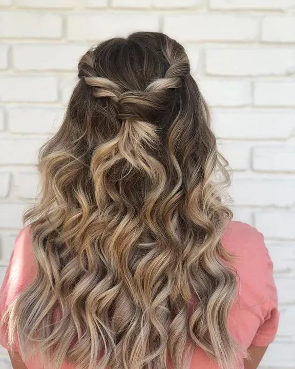 https://cdn.salonspotlight.com/photos/KwcXJ6OTNP7zEC8j8LKT/46227a70-66b9-44a7-a4f2-76c82ab04e9d_720x720