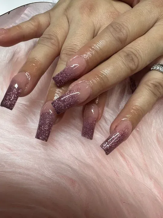 https://cdn.salonspotlight.com/photos/Kx6a0A8DoKimLgY7fYw9/aad25587-a02c-4d36-877f-c0729214c099_720x720