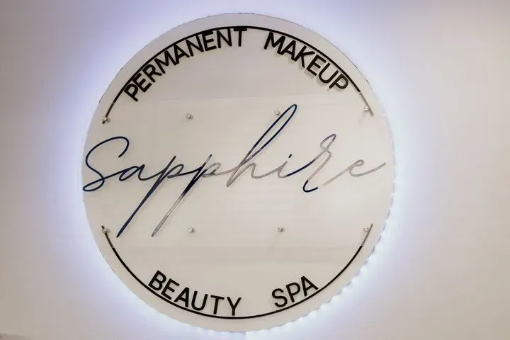 https://cdn.salonspotlight.com/photos/KyjysNjqieo7mywrn009/14d6f46a-ac14-4260-8c1d-39c235fb85c1_720x720