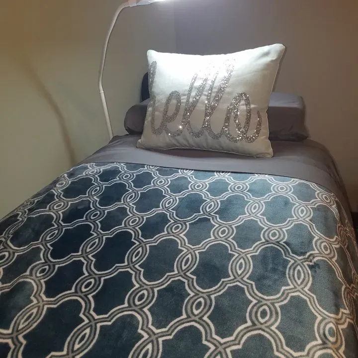 https://cdn.salonspotlight.com/photos/KyjysNjqieo7mywrn009/236dbb2a-3274-49d5-b1b7-24051e336c8b_720x720