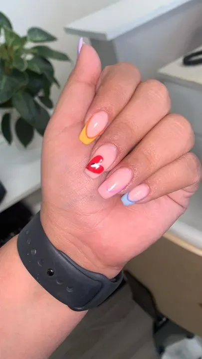 https://cdn.salonspotlight.com/photos/L4qJsYT2J897u4ItssHY/0ad8524d-699b-46dd-a312-1abeacc95c2d_720x720