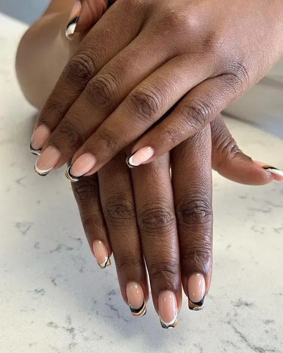 https://cdn.salonspotlight.com/photos/L4qJsYT2J897u4ItssHY/270f73eb-8840-42de-b359-187533644a42_720x720