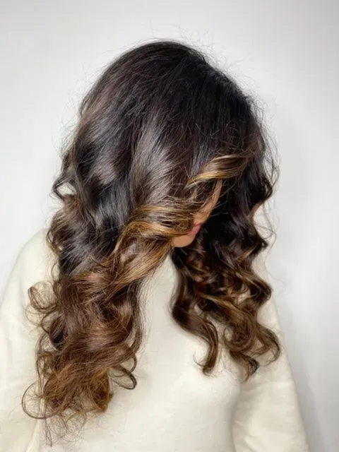 https://cdn.salonspotlight.com/photos/L7Xqog5oL5yNtyOpfoqv/ee746785-6d0e-4982-8fc2-1bf82b08d450_720x720