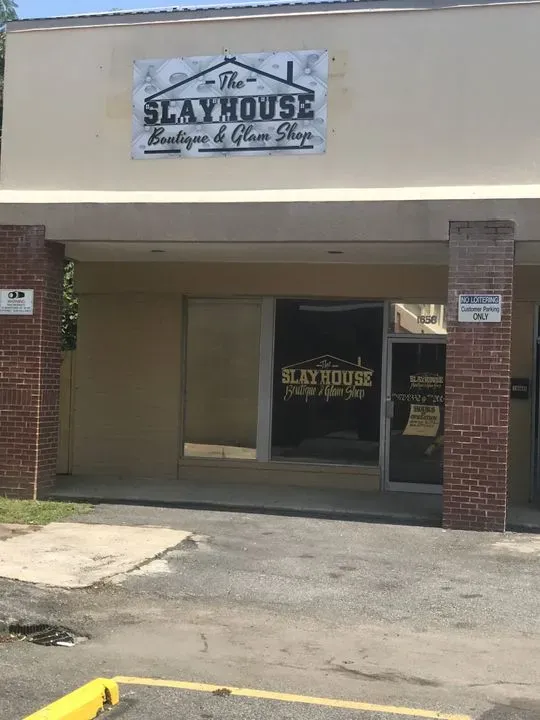 https://cdn.salonspotlight.com/photos/L7l8DvuFUpa4SBHOSvQ4/08cb5288-c2d3-487a-a14d-6a68619436df_720x720