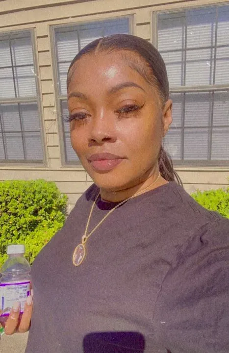 https://cdn.salonspotlight.com/photos/L7l8DvuFUpa4SBHOSvQ4/737a01f9-f790-4c2e-aabf-fae30ea55f04_720x720
